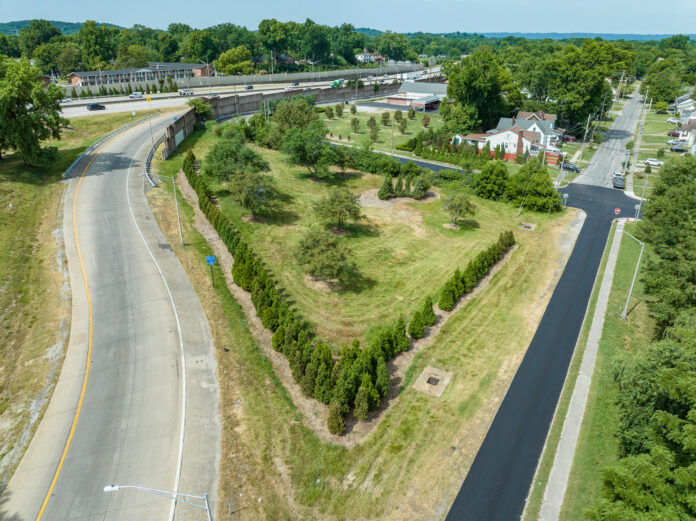 Trees planted along Watterson Expressway/Interstate 264 in Louisville, KY for the Green Heart Louisville Project. Photo by Mike Wilkinson for The Nature Conservancy.